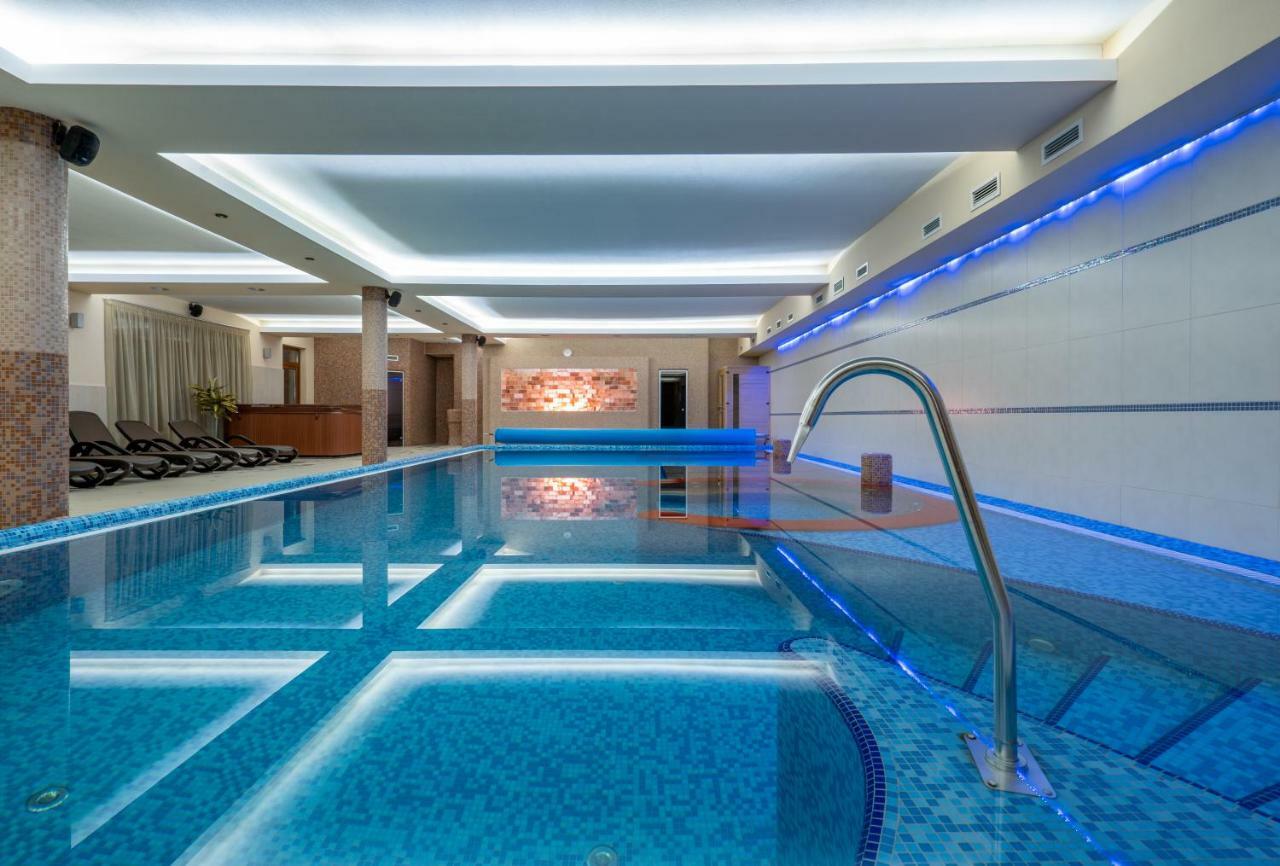 DorEsz Wellness Panzió Bed and Breakfast Újhartyán Exterior foto