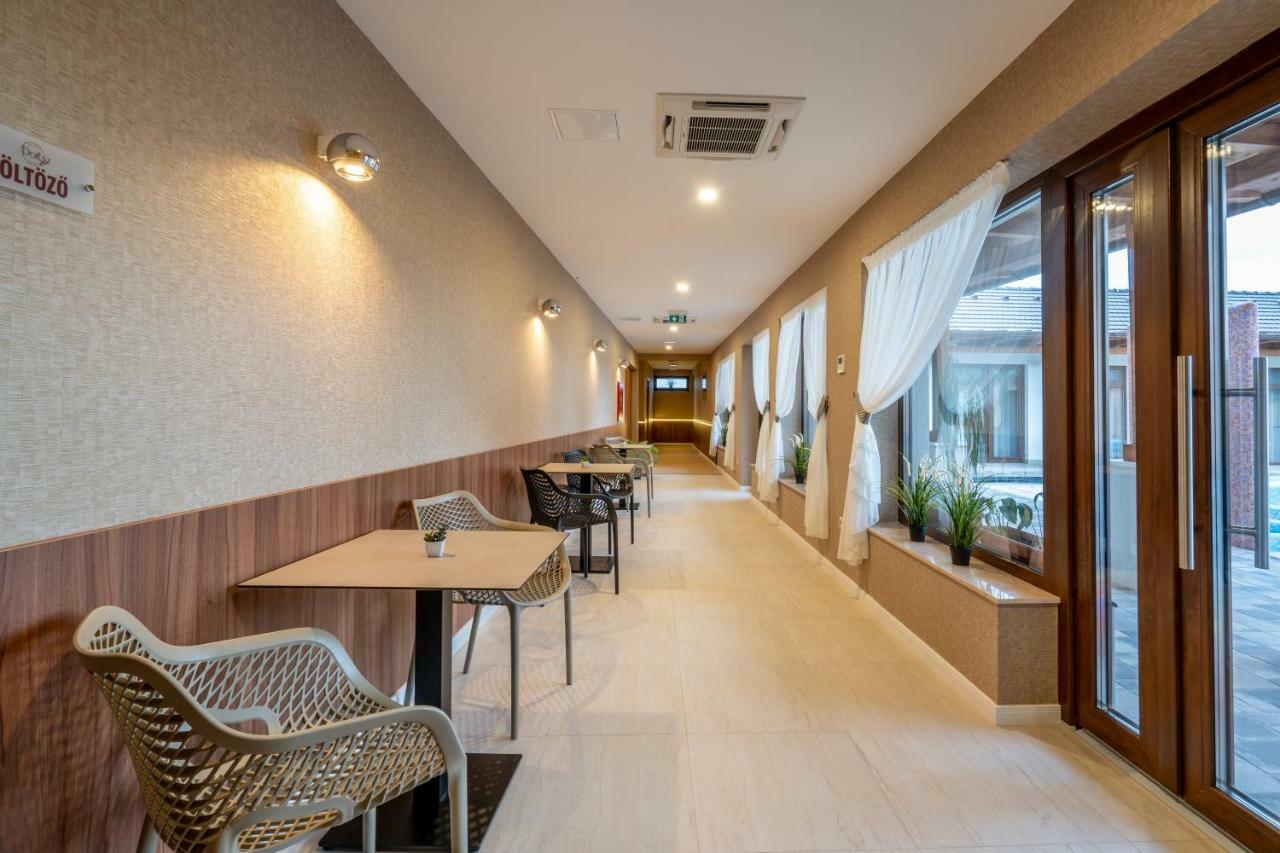 DorEsz Wellness Panzió Bed and Breakfast Újhartyán Exterior foto