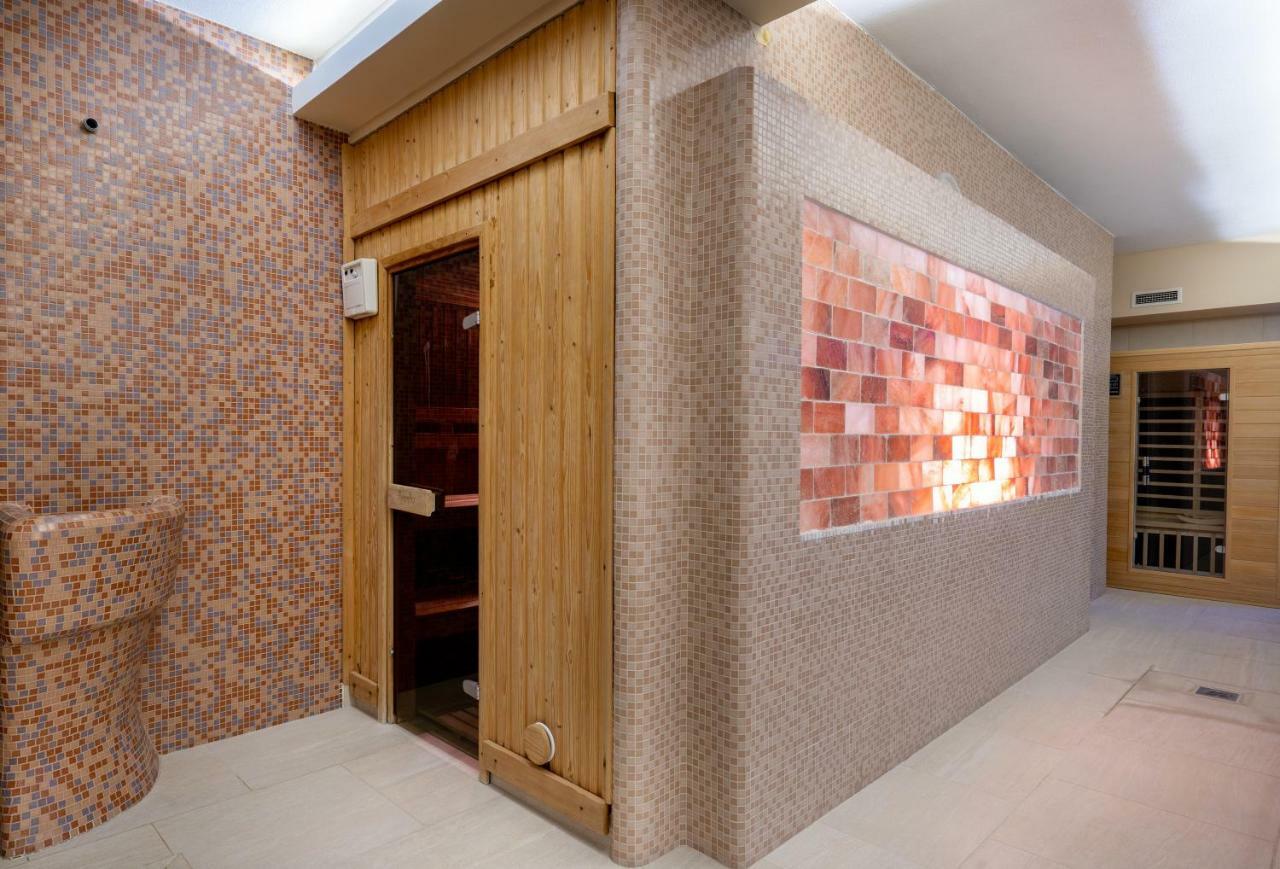 DorEsz Wellness Panzió Bed and Breakfast Újhartyán Exterior foto